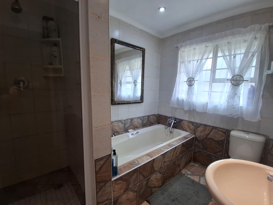 8 Bedroom Property for Sale in Rosedale Park Eastern Cape